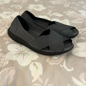 BareTraps Black Stretch Slip-On Flats Peep Toe Memory Foam Comfort Shoes 8.5